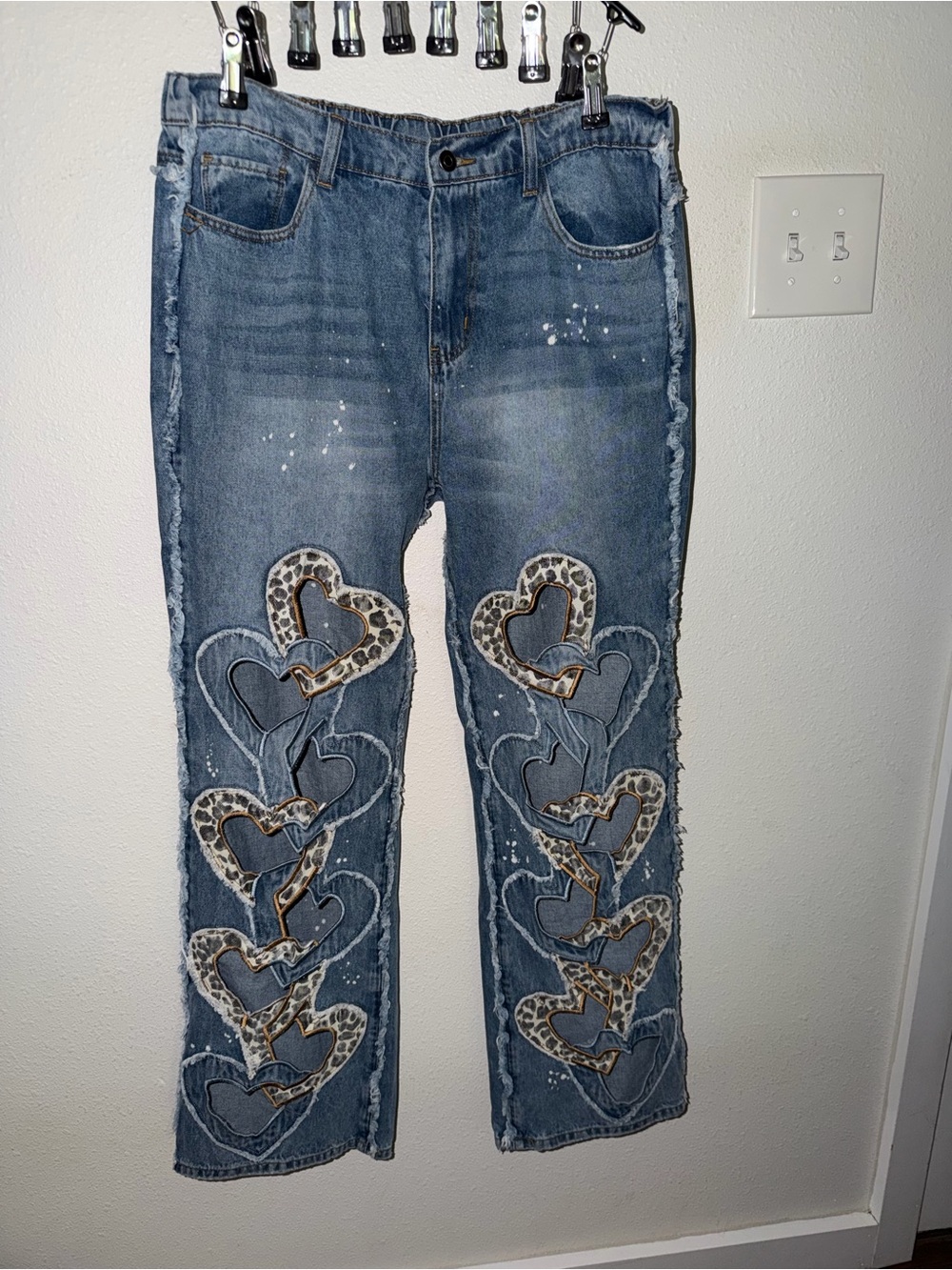 OH Jeans Women's Denim Straight-Leg Jeans with Leopard Heart Appliqués NWOT